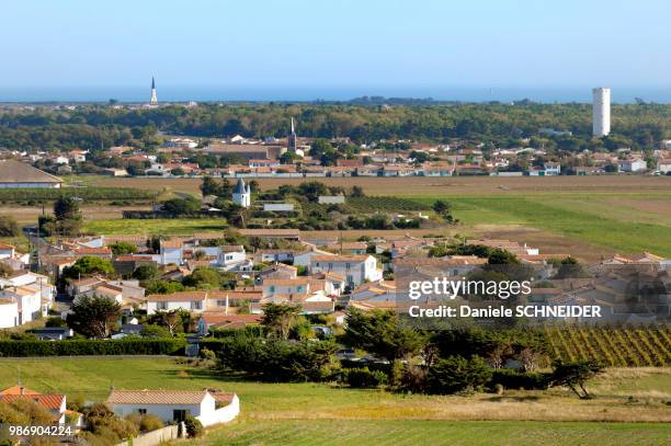 france, west coast of france, isle of rhe, view of the villages st clement-les-baleines and ars-en-re - poitou charentes imagens e fotografias de stock