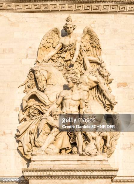 france, ile de france, paris, 8th district, the 1814 resistance, high-relief on the arc de triomphe - altorrelieve fotografías e imágenes de stock
