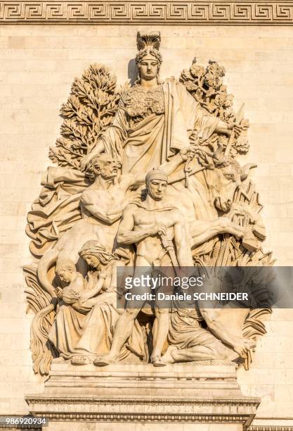 france, ile de france, paris, 8th district, the 1815 peace, high-relief on the arc de triomphe - altorrelieve fotografías e imágenes de stock