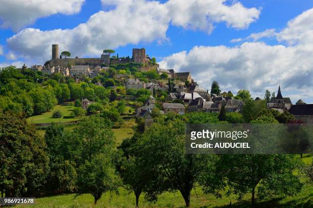 europe, france, tower and rampart of turenne, the prettiest village in france, in correze - rampart fotografías e imágenes de stock