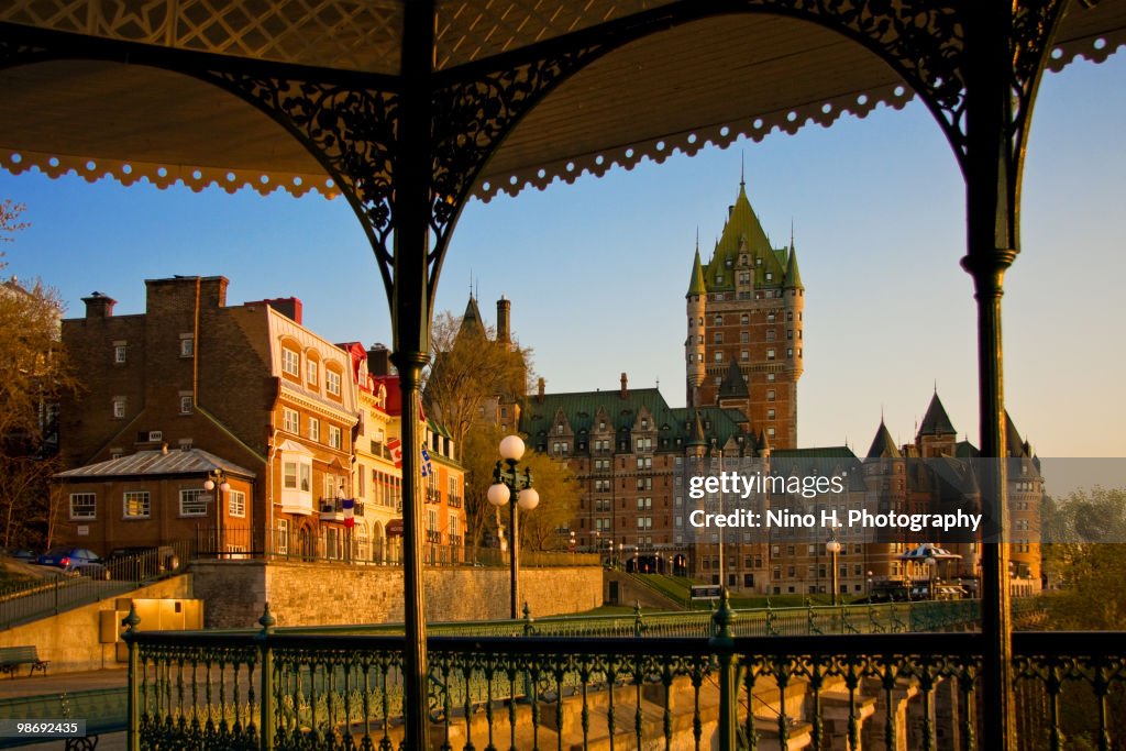 Le chateau Frontenac at sunrise - Quebec