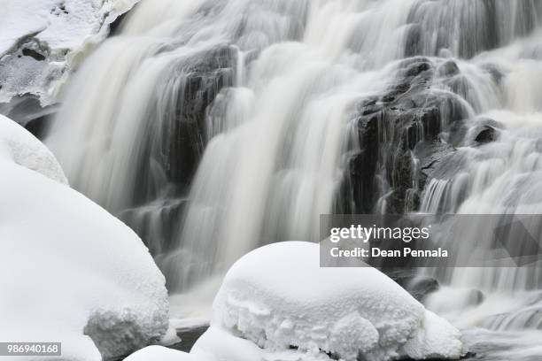 winter, bond falls - bond falls stock pictures, royalty-free photos & images