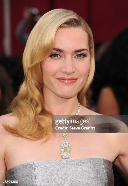 Actress Kate Winslet arrives at the 82nd Annual Academy Awards held at the Kodak Theatre on March 7, 2010 in Hollywood, California.