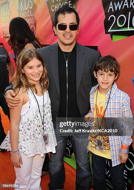 Actor John Leguizamo, center, Allegra Leguizamo and Lucas Leguizamo arrive at Nickelodeon's 23rd Annual Kids' Choice Awards held at UCLA's Pauley...