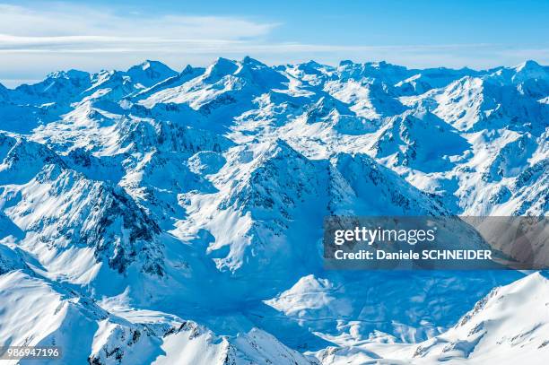 france, hautes pyrenees, la mongie, snow-covered panorama seen from the pic du midi de bigorre observatory (2,877m) - midi pireneus imagens e fotografias de stock