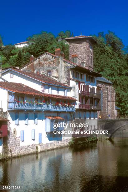 Basque House Traditional Basque House Photos and Premium High Res Pictures - Getty ...