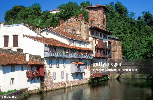Basque House Traditional Basque House Photos and Premium High Res Pictures - Getty ...