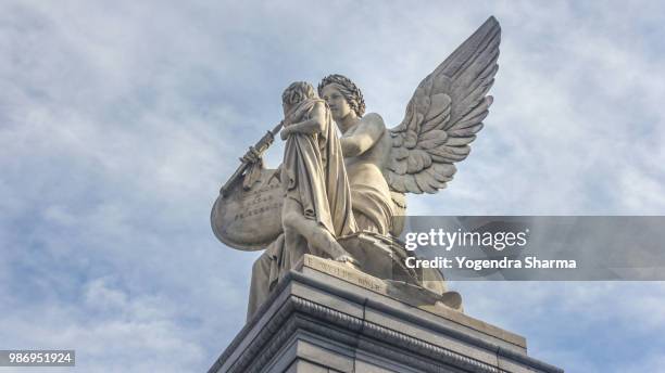 guardian angel - anjo da guarda imagens e fotografias de stock