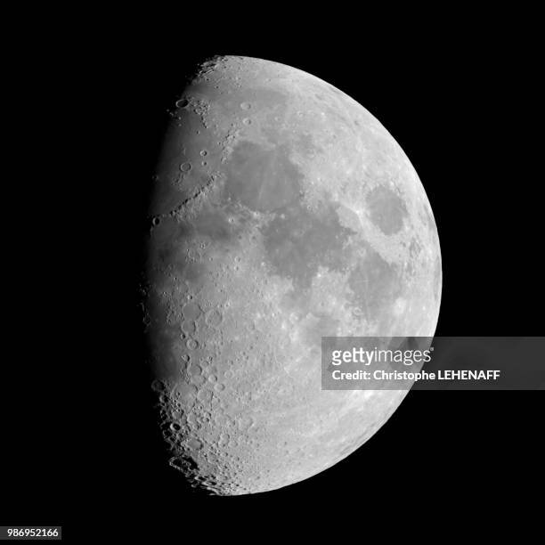 seine et marne. moon gibbeuse in high resolution (72 images used to realize it). - seine et marne stock pictures, royalty-free photos & images