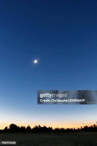 usa. idaho. idaho falls. rexburg. total sun eclipse of august 21, 2017. the black sun shines in the sky. - idaho falls stock pictures, royalty-free photos & images