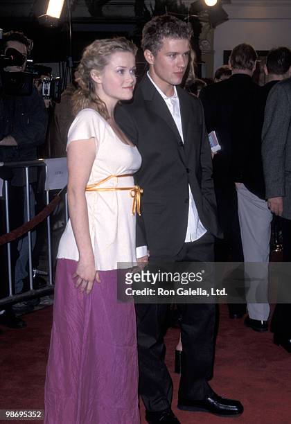Actress Reese Witherspoon and actor Ryan Phillippe attend the "Cruel Intentions" Westwood Premiere on February 25, 1999 at Mann Village Theatre in...