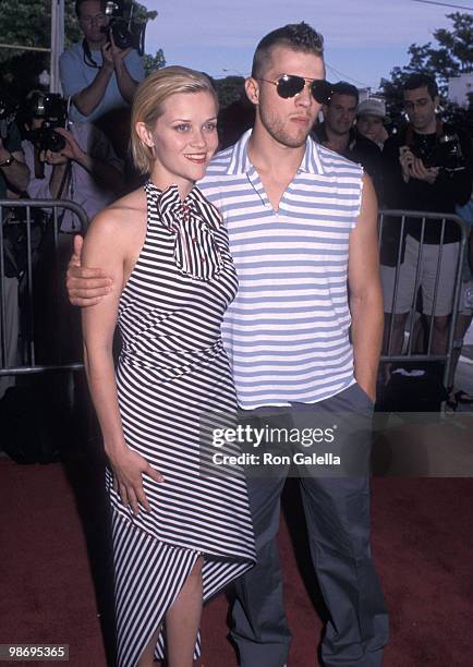 Actress Reese Witherspoon and actor Ryan Phillippe attend the "Legally Blonde" Southhampton Premiere on July 7, 2001 at the United Artists Cinemas in...