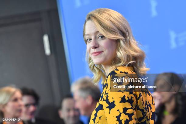 February 2018, Germany, Berlin: Berlinale 2018, photocall, 'Mein Bruder heißt Robert und ist ein Idiot' : Actress Julia Zange. Photo: Paul Zinken/dpa