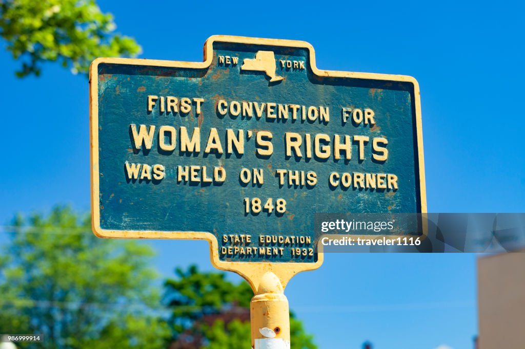 Marcador histórico de lo derechos de la mujer primera convención celebrada en Seneca Falls, Nueva York