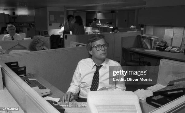 American broadcast journalist and television news anchorman Tom Brokaw, prepares for evening broadcast of the NBC Nightly News in the newsroom, New...