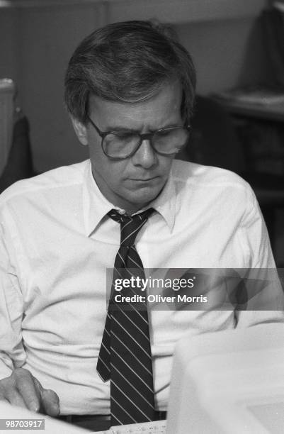 American broadcast journalist and television news anchorman Tom Brokaw, prepares for evening broadcast of the NBC Nightly News in the newsroom, New...