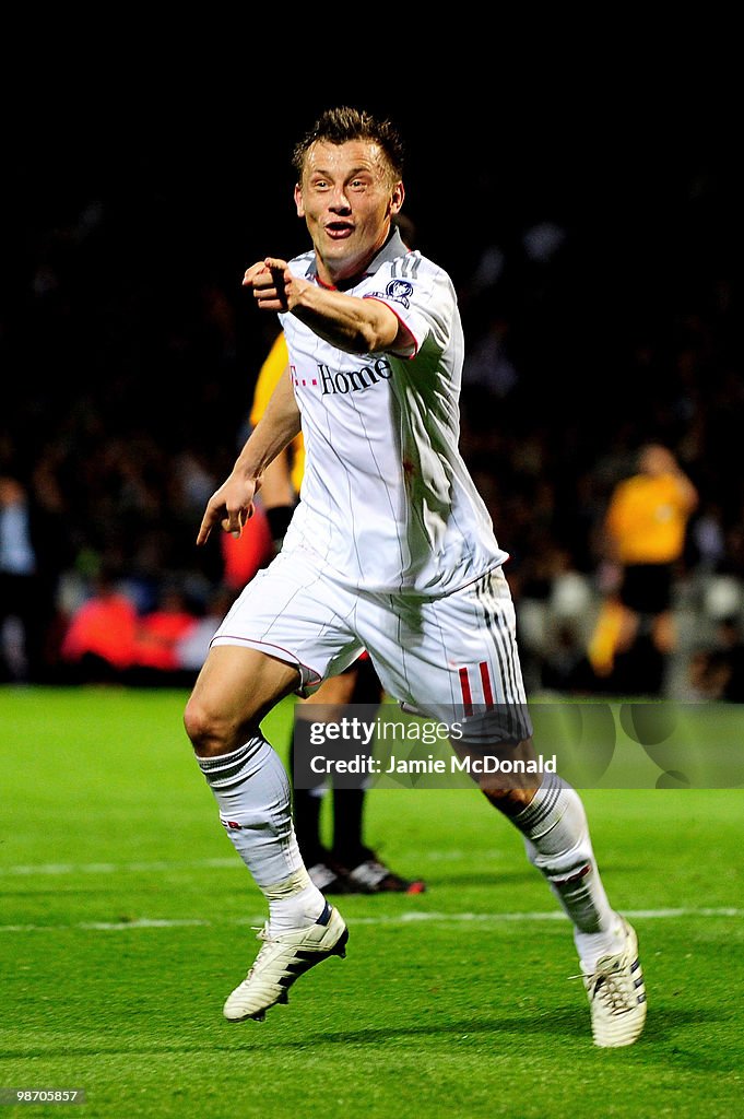 Olympic Lyon v Bayern Munich - UEFA Champions League