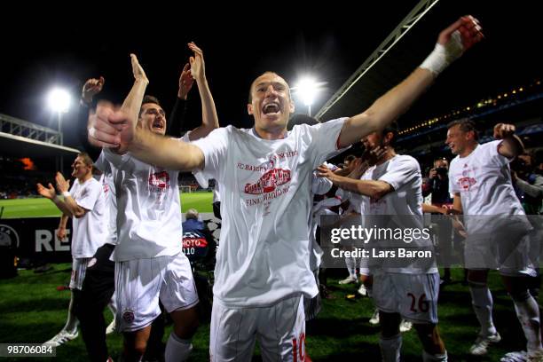 Arjen Robben and Bayern teammates celebrate reaching the final following their 3-0 victory of the UEFA Champions League semi final second leg match...