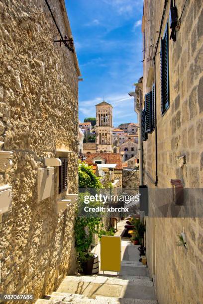 narrow stone street in town of hvar - hvar town stock pictures, royalty-free photos & images