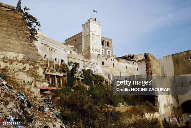 Vue de la mosquée Ramdane dans la Casbah d'Alger, en novembre 2004. AFP PHOTO HOCINE ZAOURAR