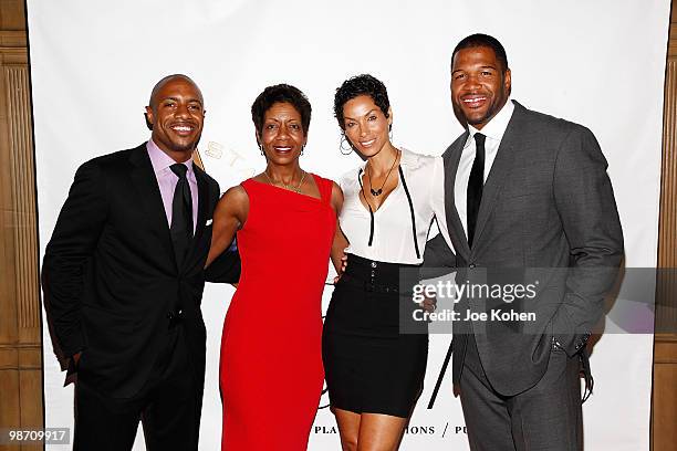 Jay Williams, Althea Williams, Nicole Murphy and Michael Strahan attend Rising Stars Youth Foundation Dinner Honoring Jay Williams at New York...