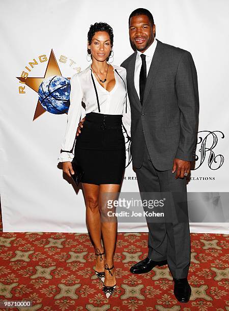 Nicole Murphy and Michael Strahan attend Rising Stars Youth Foundation Dinner Honoring Jay Williams at New York Athletic Club on April 27, 2010 in...