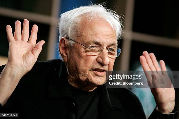 Frank Gehry, architect at Gehry Partners LLP, speaks at the 2010 Milken Institute Global Conference in Los Angeles, California, U.S., on Tuesday,...