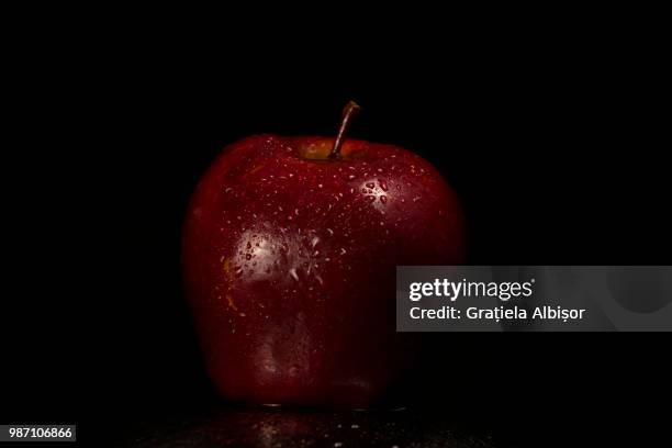 robust - red delicious stockfoto's en -beelden