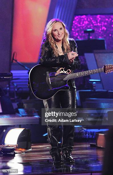 Episode 1006A - Singer/songwriter Melissa Etheridge performed "Come to my Window" accompanied on the dance floor by Edyta Sliwinska and Alec Mazo, on...