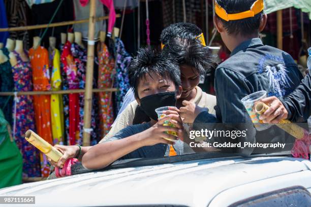 myanmar: thingyan water festival - bago stock-fotos und bilder