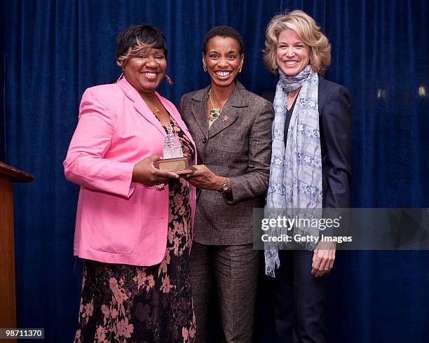 In an event honoring unsung heroes working to combat violence against women, Investigation Discovery's Paula Zahn joins Congresswoman Donna Edwards...