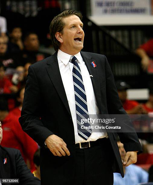 Head coach Chris Finch of the Rio Grande Valley Vipers yells instructions to his players as they play the Tulsa 66ers in Game Two of the 2010 NBA...