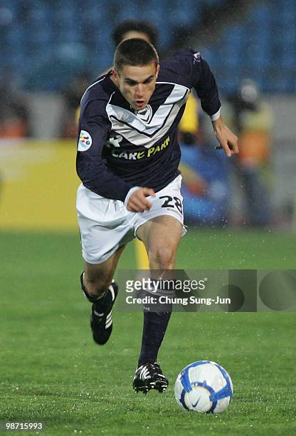 Diogo Ferreira of Melbourne Victory controls the ball during the AFC Champions League group E match between Seongnam Ilhwa FC and Melbourne Victory...