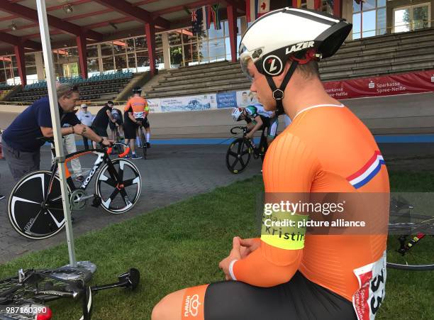 June 2018, Germany, Cottbus: Dutch track cyclist Stephan Habets wears a yellow bandage with the inscription #staystrongkristina during the 28th Great...