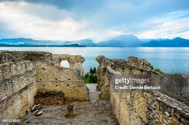 grotte di catullo (sirmione) - lago di garda - grotte bildbanksfoton och bilder