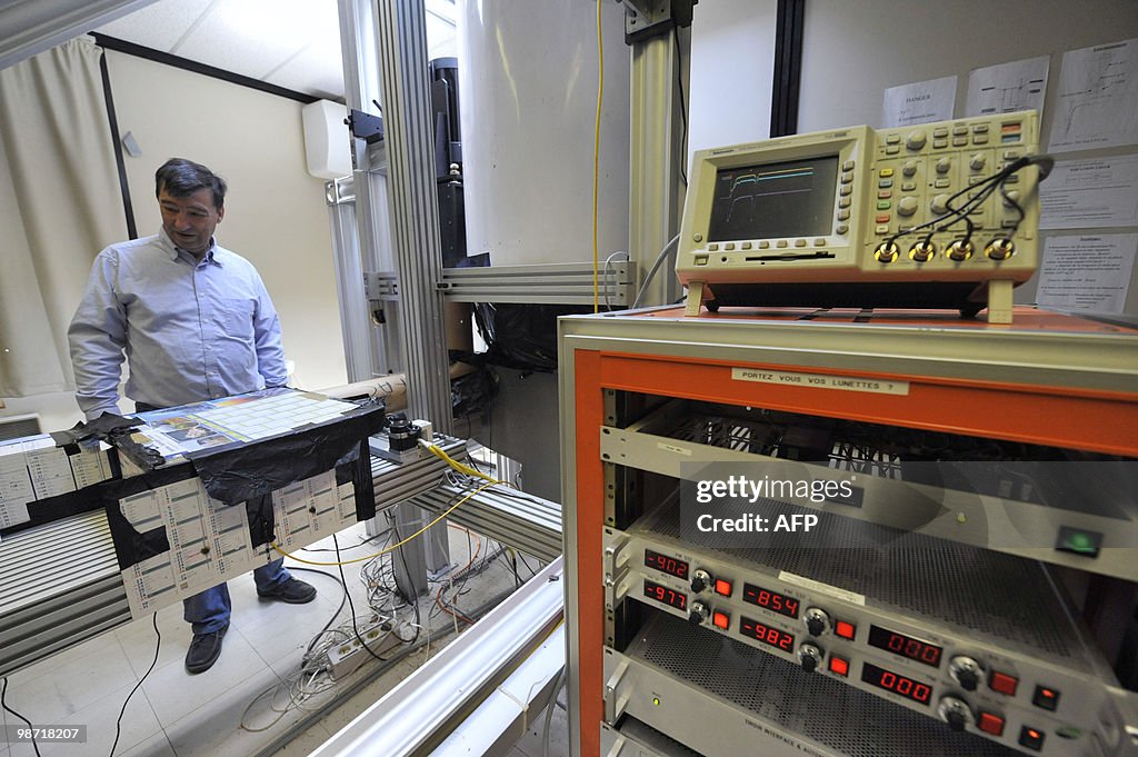 A French engineer gives explanations on