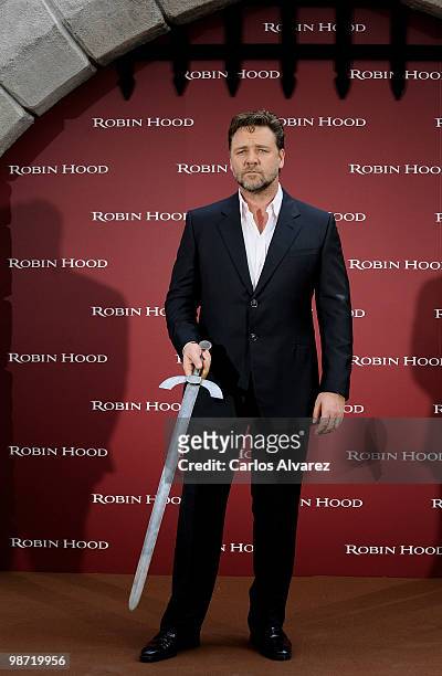 Actor Russell Crowe attends "Robin Hood" photocall at the Villamagna Hotel on April 28, 2010 in Madrid, Spain.