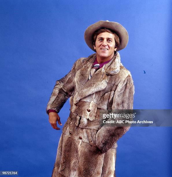Aug. 1972 - Commentators Gallery. Don Meredith poses true to his nickname, "Dandy Don" DON MEREDITH