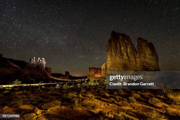 shiprock point - shiprock fotografías e imágenes de stock