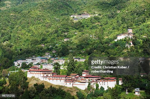 trongsa dzong (chokhor raptentse), dating from 1648, above mangde chu river gorge, bhutan asia - trongsa district fotografías e imágenes de stock