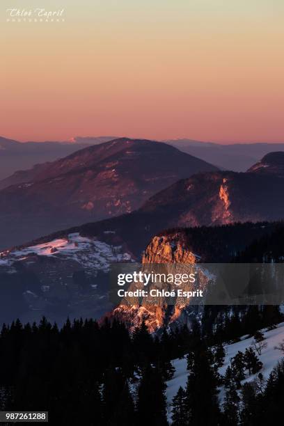 coucher de soleil sur la chartreuse(+logo) copie - coucher soleil stock pictures, royalty-free photos & images