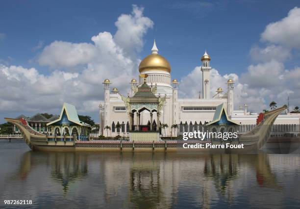 bandar seri begawan,brunei - bandar seri begawan stock pictures, royalty-free photos & images