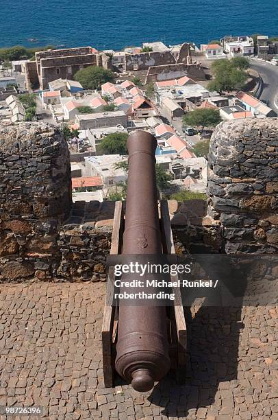 cannon and loop-hole, ciudad velha, cidade velha, santiago, cape verde, africa - cidade velha stockfoto's en -beelden