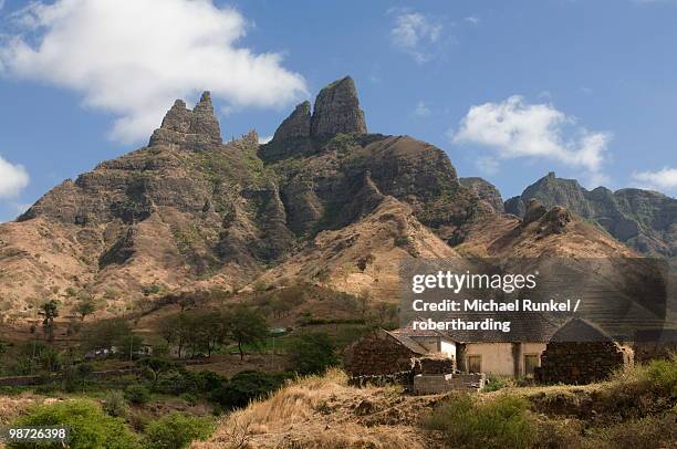 rocky landscape with farm buildings, santiago, cape verde, africa - cape verde stockfoto's en -beelden