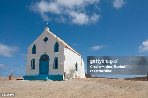 bright church at sandy beach, pedro da sal, sal, cape verde, africa - cape verde stock-fotos und bilder