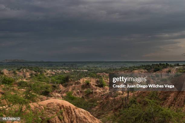 desierto de la tatacoa, huila, colombia. - desierto stock pictures, royalty-free photos & images