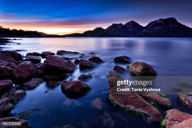 coles bay sunrise - coles bay stockfoto's en -beelden