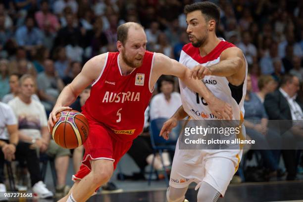 June 2018, Germany, Braunschweig, Basketball, World Cup Qualification, Germany vs Austria, First Round, Group G, 5th Matchday: Germany's Ismet...