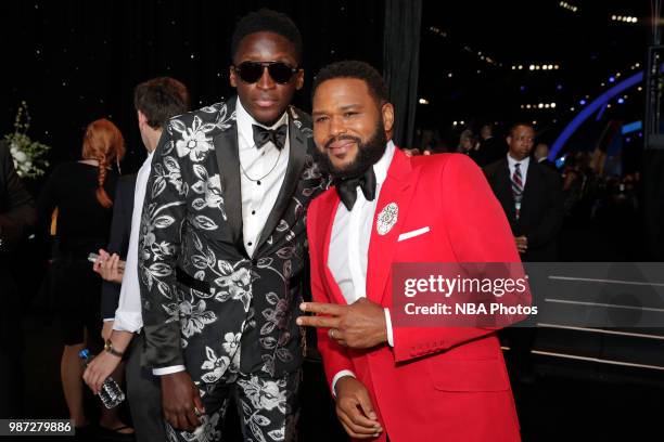 Victor Oladipo of the Indiana Pacers and Anthony Anderson pose for a photo at the NBA Awards Show on June 25, 2018 at the Barker Hangar in Santa...