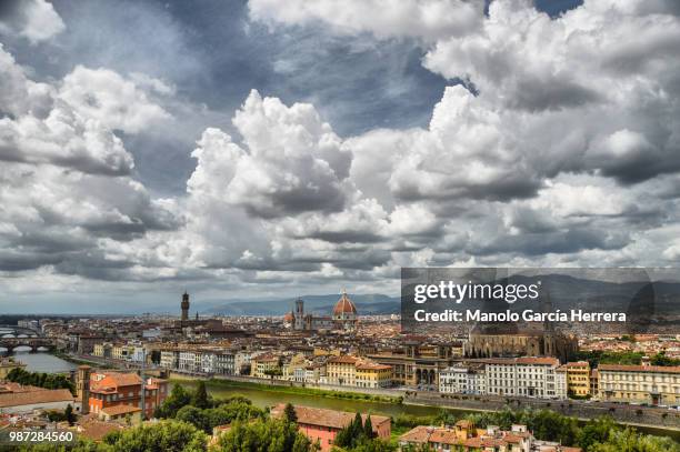 florencia nubes - cielo nubes foto e immagini stock